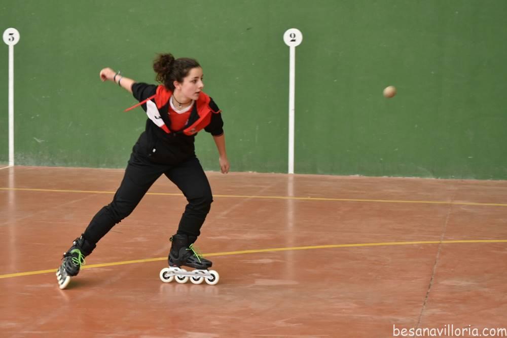 Exhibición de pelota con patines